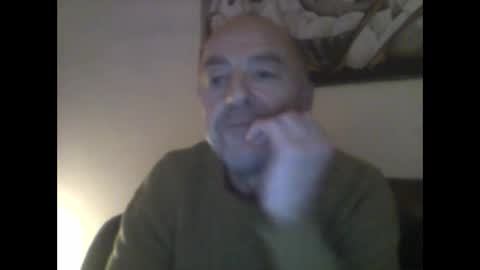 burnleyguy1977 online show from December 2025 03:15:01 AM