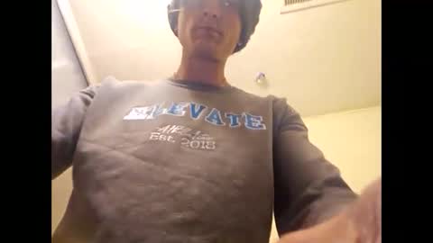 Snapshot of burntbuns710 chatting on December 2024 08:20:01 AM LostSingledad online show from December 2024 08:20:01 AM