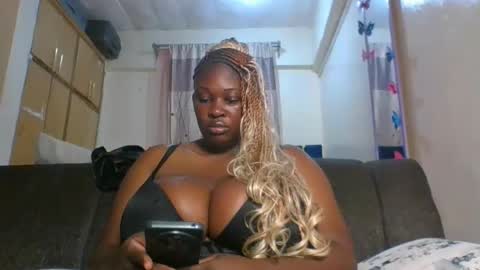 Snapshot of burstysasha chatting on May 2026 07:22:02 PM burstysasha online show from May 2026 07:22:02 PM