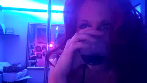 Snapshot of busybee83 chatting on February 2025 12:03:02 PM busybee83 online show from February 2025 12:03:02 PM