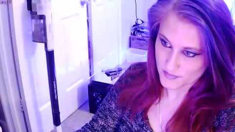 Snapshot of busybee83 chatting on October 2025 06:45:02 PM busybee83 online show from October 2025 06:45:02 PM