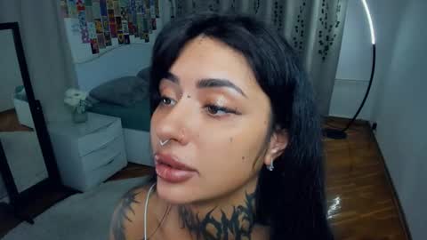 Snapshot of butter_f1y chatting on October 2025 06:24:01 AM Sabrina online show from October 2025 06:24:01 AM