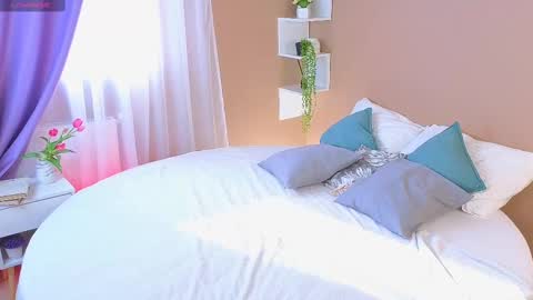 Kira online show from February 2025 11:18:02 AM