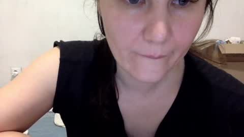 Snapshot of caffeinated_lamb chatting on October 2025 06:02:01 PM Lamb online show from October 2025 06:02:01 PM