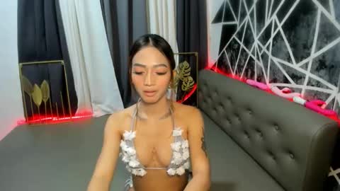 C A I T L Y N online show from February 2026 06:50:01 AM