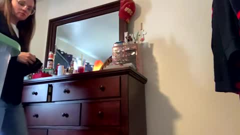 calishop1 online show from February 2025 06:43:01 PM