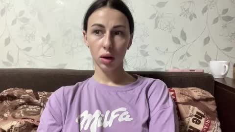 Anna online show from November 2025 09:47:02 PM