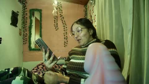 paula online show from April 2026 01:42:02 AM