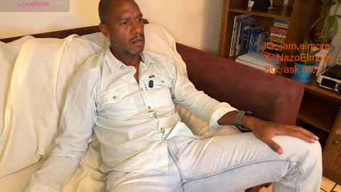 My name is Robert  Dont be shysay hi I love to chat. For requests or dirty talk please use tips  online show from April 2026 03:00:02 AM