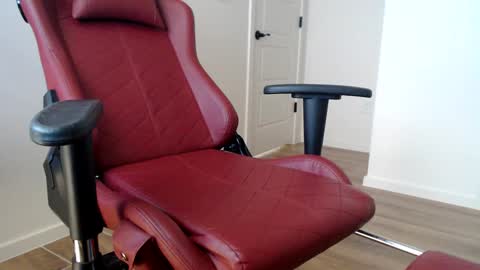 DesertBoy2023 online show from September 2025 08:31:01 PM