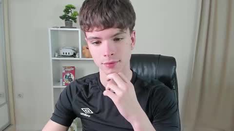 Hey I am Calvin  online show from February 2025 07:09:01 PM