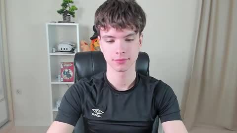 Hey I am Calvin  online show from February 2025 11:04:02 PM