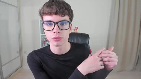 Hey I am Calvin  online show from February 2025 07:09:01 PM