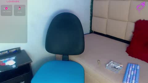 Snapshot of cam_sexyboy chatting on October 2025 02:20:02 AM cam_sexyboy online show from October 2025 02:20:02 AM