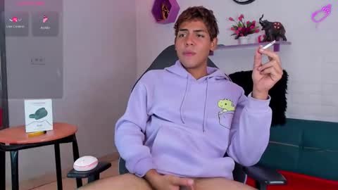 Snapshot of cam_sexyboy chatting on October 2025 02:45:02 AM cam_sexyboy online show from October 2025 02:45:02 AM