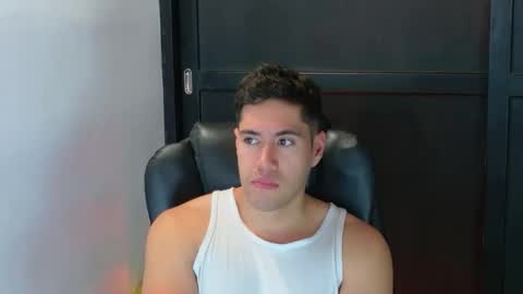 camara110 online show from October 2025 12:44:02 AM