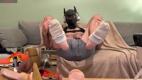 Snapshot of camdogfr chatting on December 2024 01:27:02 PM camdogfr online show from December 2024 01:27:02 PM