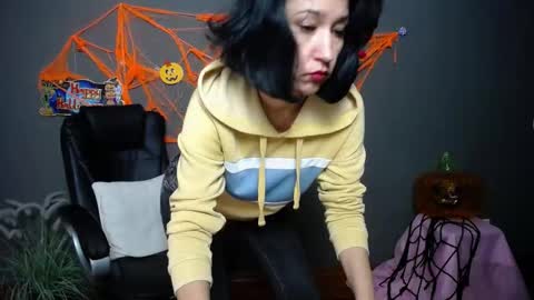 Cameronenns online show from November 2025 07:32:01 AM