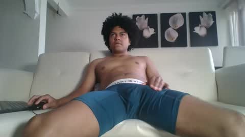 Stiven online show from December 2025 03:28:02 PM