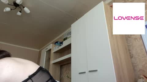 Snapshot of camgirl_xx chatting on May 2026 09:14:02 AM Marta online show from May 2026 09:14:02 AM
