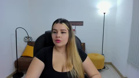 Camila online show from February 2025 04:19:02 AM