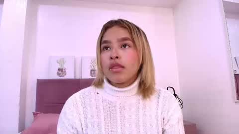 CamiilaGlow online show from September 2025 05:38:01 PM