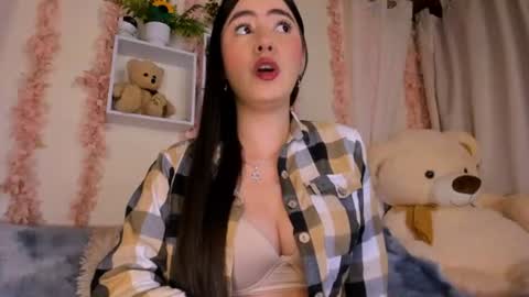 Snapshot of camiilalopee chatting on June 2026 09:29:01 PM Camii Lopez online show from June 2026 09:29:01 PM