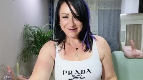 Camil online show from February 2025 10:32:02 AM