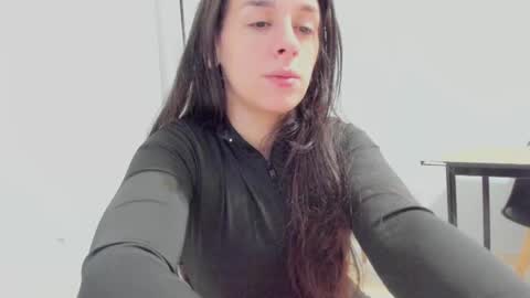 Cami online show from October 2025 06:52:01 AM