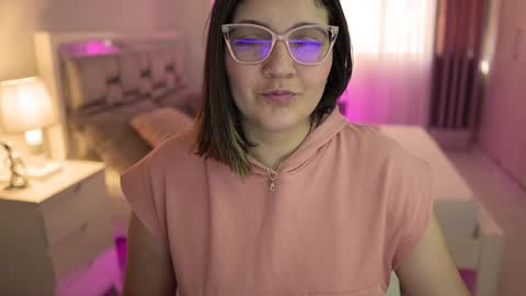 Camila buitrago online show from December 2024 02:39:01 PM