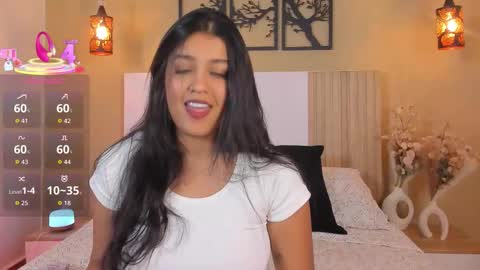 Snapshot of camila_bustamante_ chatting on October 2025 08:39:02 PM camila_bustamante_ online show from October 2025 08:39:02 PM