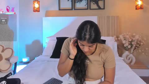 Snapshot of camila_bustamante_ chatting on October 2025 06:39:01 PM camila_bustamante_ online show from October 2025 06:39:01 PM