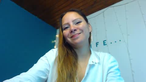 Snapshot of camila_delarosa chatting on December 2024 12:23:02 PM camila online show from December 2024 12:23:02 PM