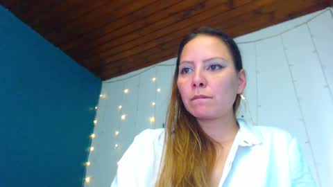 Snapshot of camila_delarosa chatting on December 2024 09:32:02 PM camila online show from December 2024 09:32:02 PM