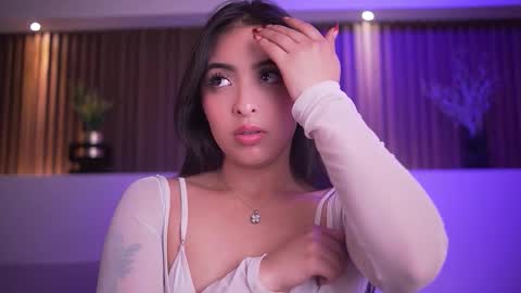 Camila online show from November 2025 04:22:01 AM