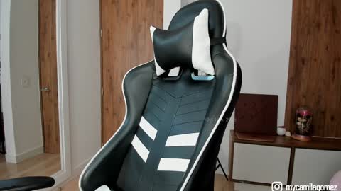 Camila online show from October 2025 02:18:02 PM