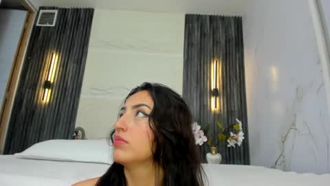 Snapshot of camilahunter__ chatting on June 2026 03:43:02 AM Camila online show from June 2026 03:43:02 AM