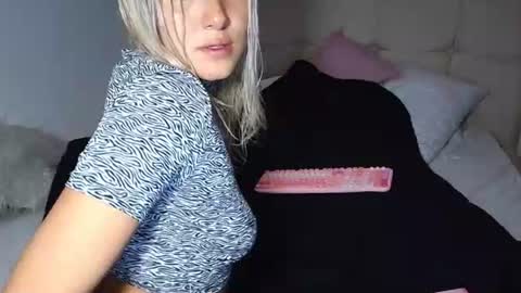 Snapshot of camilamarsh chatting on June 2026 02:51:01 PM camilamarsh online show from June 2026 02:51:01 PM