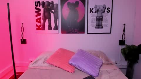 Camila  online show from December 2025 06:01:02 PM