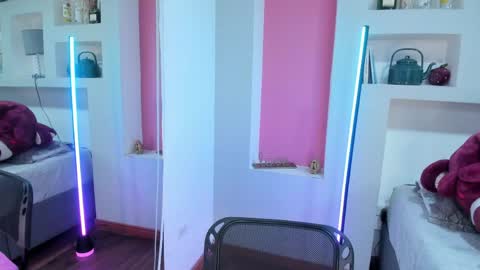 Camila  online show from April 2026 12:40:01 PM