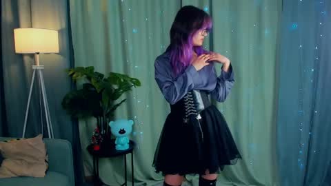 Emily online show from April 2026 04:04:02 PM