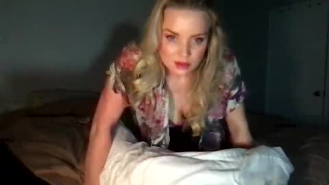 Snapshot of camilleclairexo chatting on April 2026 06:13:01 AM camilleclairexo online show from April 2026 06:13:01 AM