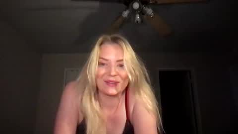 Snapshot of camilleclairexo chatting on April 2026 05:36:02 AM camilleclairexo online show from April 2026 05:36:02 AM