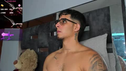   INDEPENDENT MODEL online show from October 2025 06:02:02 AM