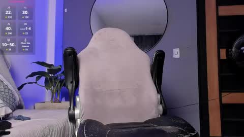 Snapshot of camilohotxx__ chatting on May 2026 11:23:01 PM Camilo online show from May 2026 11:23:01 PM