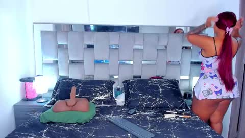 Snapshot of cammiila chatting on November 2025 12:42:01 PM Camila online show from November 2025 12:42:01 PM