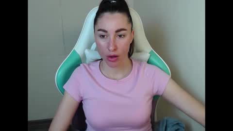 cammila horn online show from April 2026 05:05:01 AM