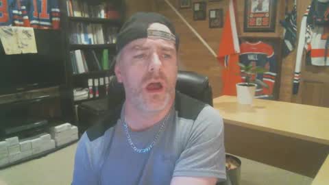 Snapshot of canadianboi6969 chatting on December 2024 06:28:02 AM CanadianBacon6969 online show from December 2024 06:28:02 AM
