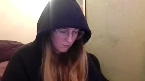 Candi online show from November 2025 04:04:01 AM