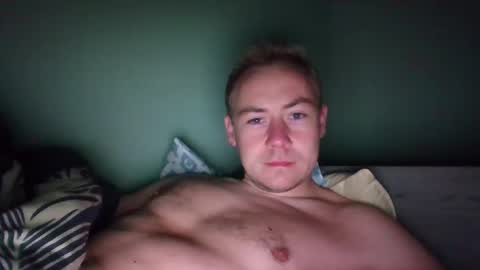 Snapshot of candy_boy_xoxo chatting on June 2026 10:41:01 PM candy_boy_xoxo online show from June 2026 10:41:01 PM